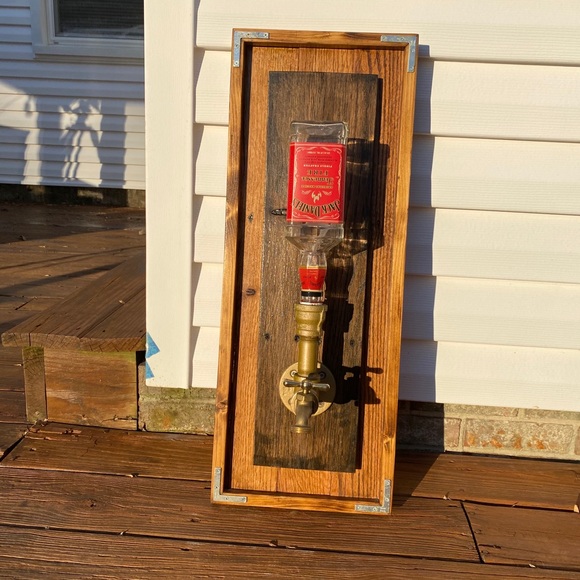 Wooden liquor dispenser - Picture 1 of 4